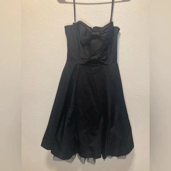 Betsey Johnson Sweetheart Neck Dress - Picture 6 of 7